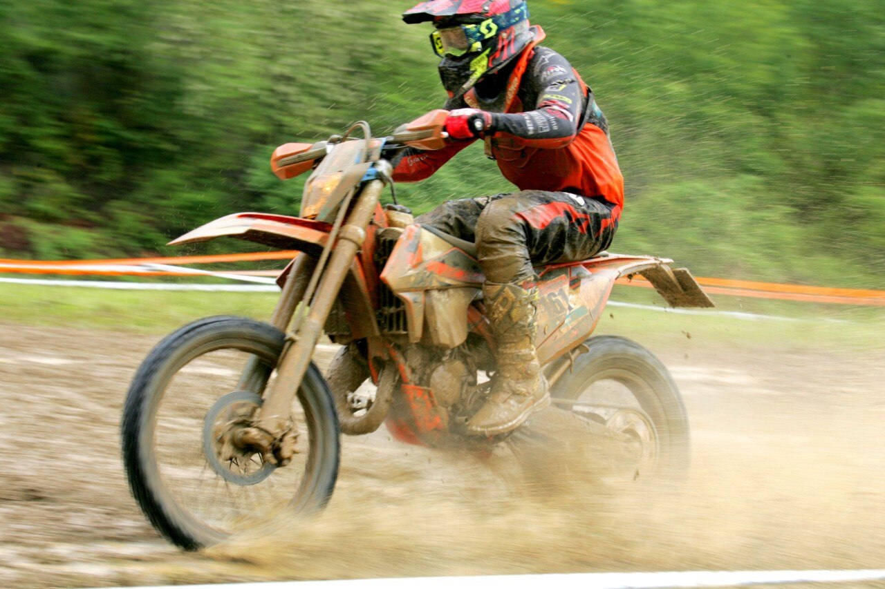 Il Trofeo Enduro KTM 2019 nella morsa del fango ad Anghiari